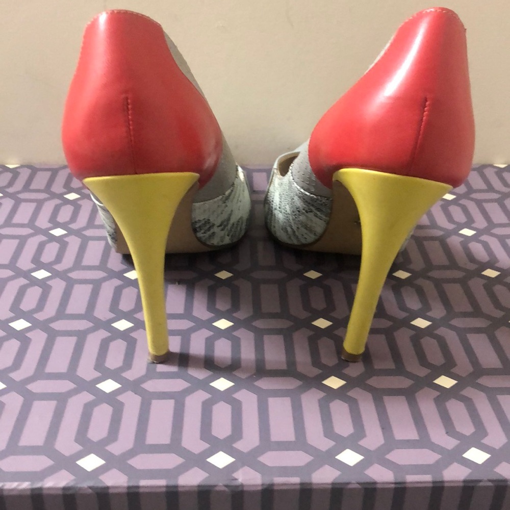 Rock & Republic Multi color heels - Picture 3 of 4